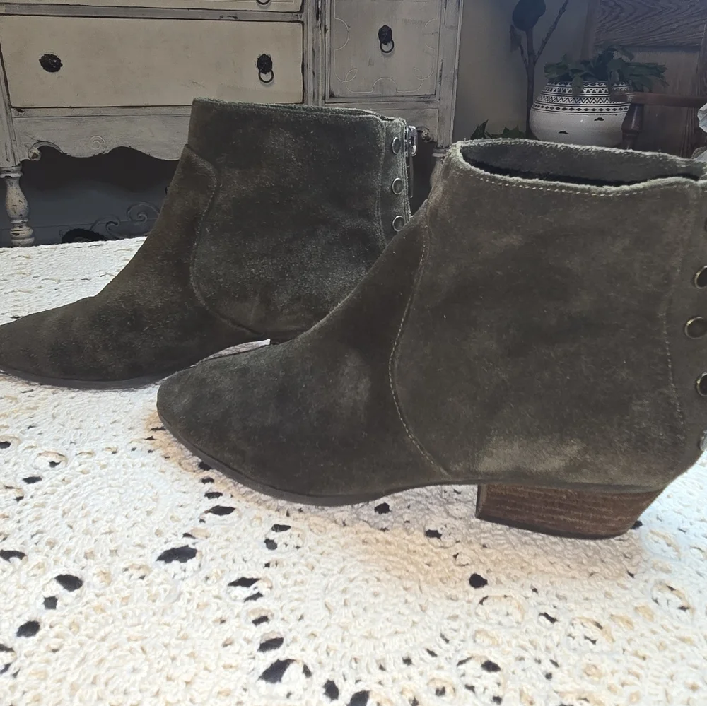 Vince Camuto, Green Leather Zipper Booties, Womens Boots 8